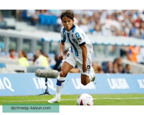 久保建英被传赴那不勒斯，转会市场持续引发关注